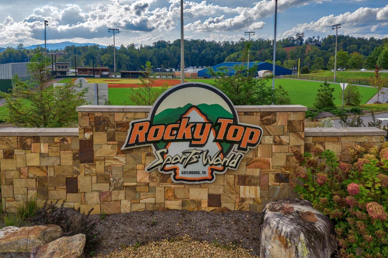 5Bd5B Escape Cabin With 2 Hottubs, Thtr &Game Rm,1Mi To The Parkway! 4Mi To Dollywood - Spring Deal Pigeon Forge Exterior foto